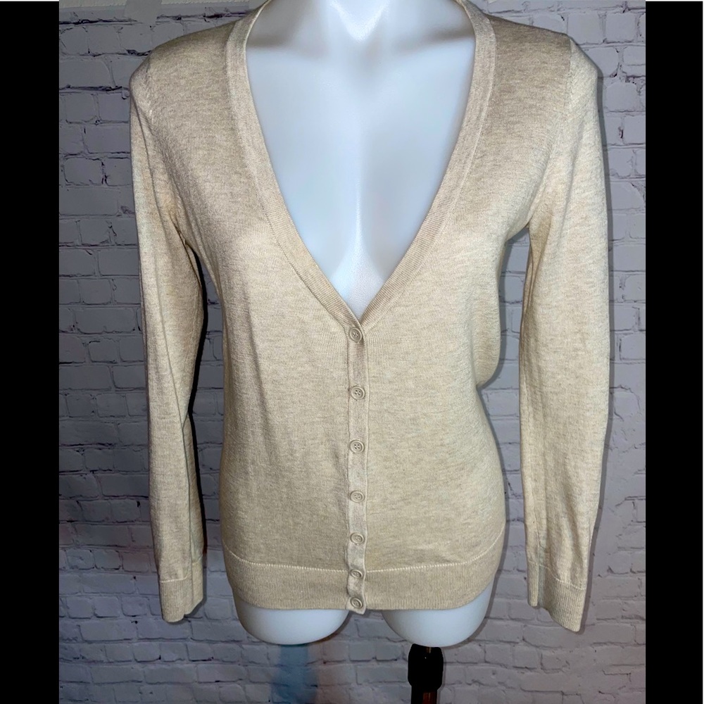 Forever21 cream button down v-neck cardigan Small